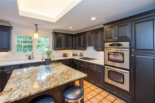 811 Rockwood Ave, Mt Lebanon, PA 15234