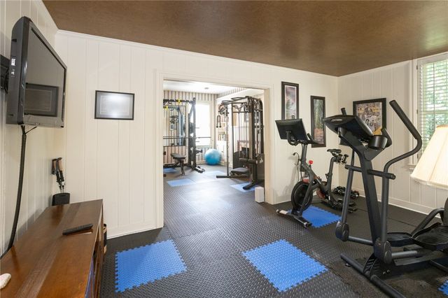 811 Rockwood Ave, Mt Lebanon, PA 15234