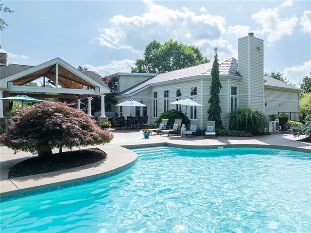 811 Rockwood Ave, Mt Lebanon, PA 15234