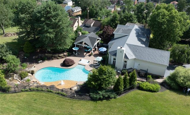 811 Rockwood Ave, Mt Lebanon, PA 15234