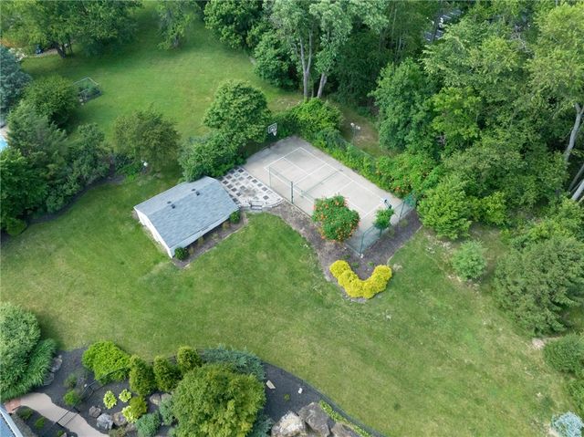 811 Rockwood Ave, Mt Lebanon, PA 15234
