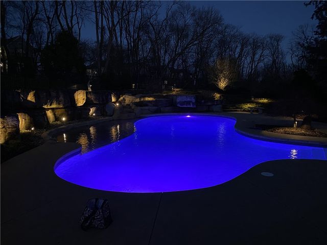 811 Rockwood Ave, Mt Lebanon, PA 15234