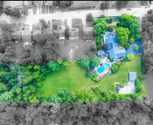 811 Rockwood Ave, Mt Lebanon, PA 15234