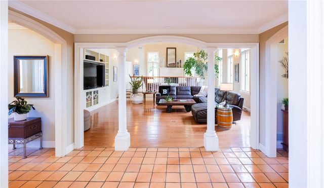 811 Rockwood Ave, Mt Lebanon, PA 15234