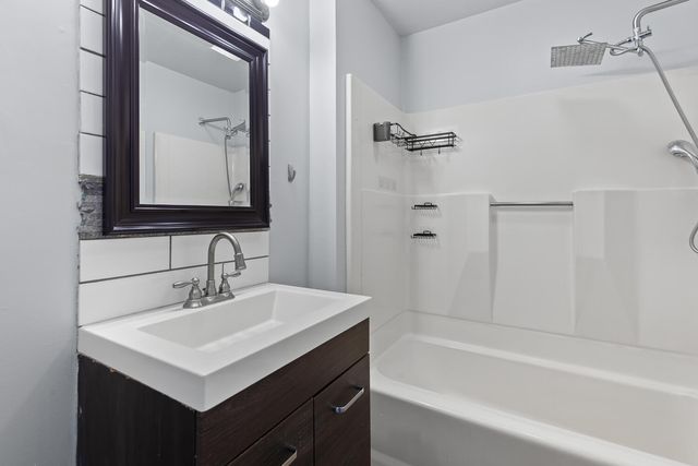 3428 Sunnyheart Avenue, Jackson, MI 49202