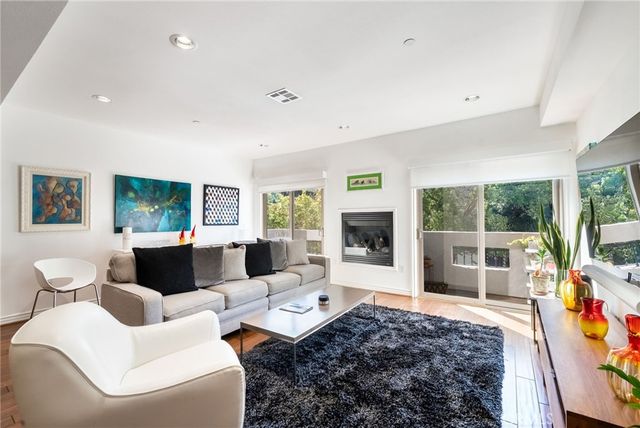 1410 N Curson Avenue 202, Los Angeles, CA 90046