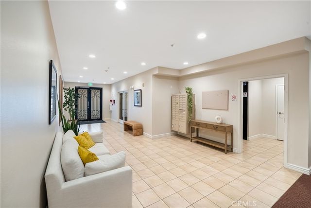 1410 N Curson Avenue 202, Los Angeles, CA 90046