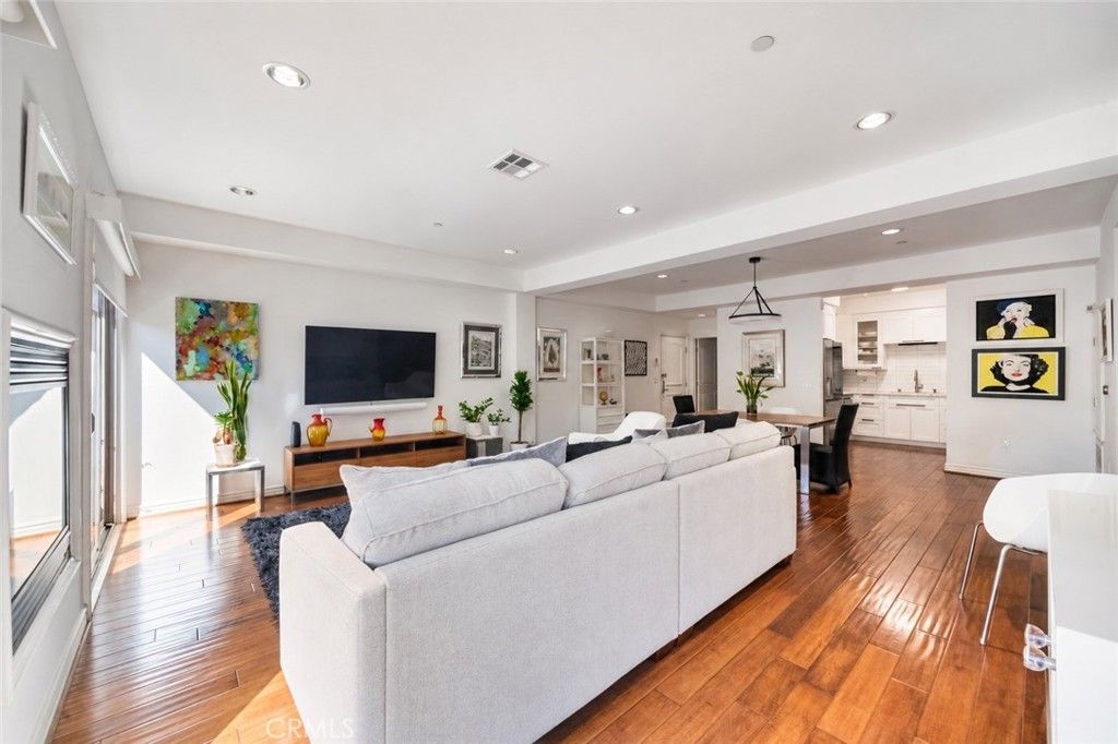 1410 N Curson Avenue 202, Los Angeles, CA 90046 — photo 2