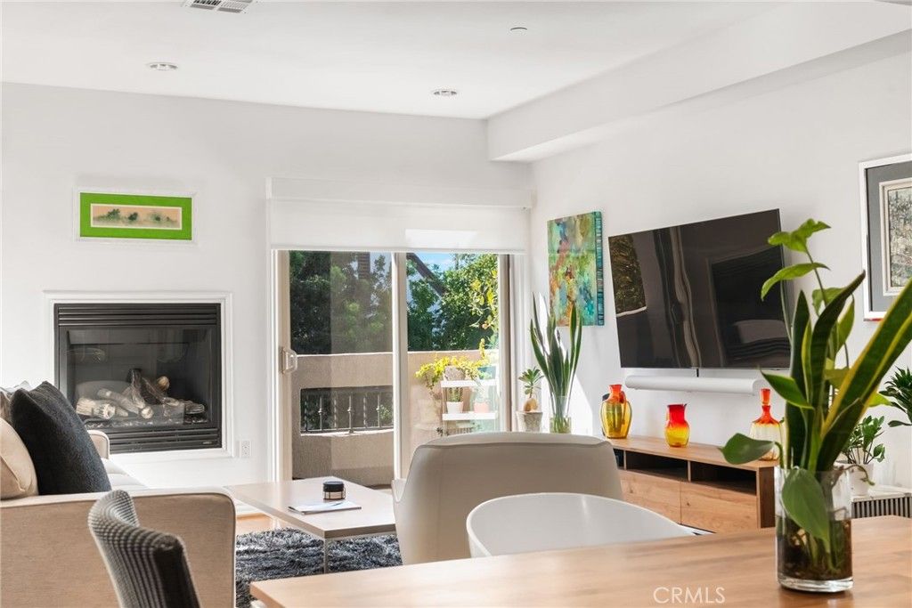 1410 N Curson Avenue 202, Los Angeles, CA 90046 — photo 3