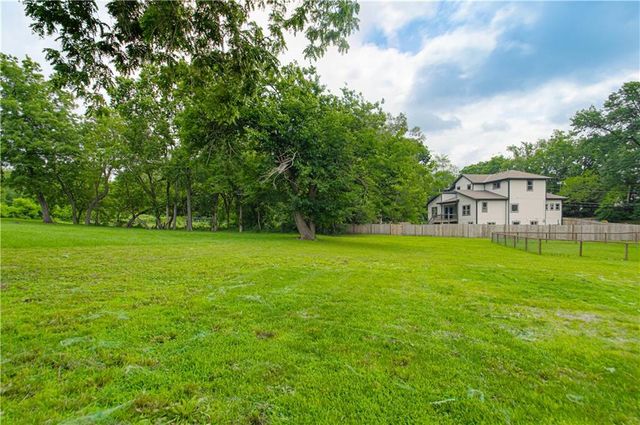 2225 N 85TH Street, Kansas City, KS 66109