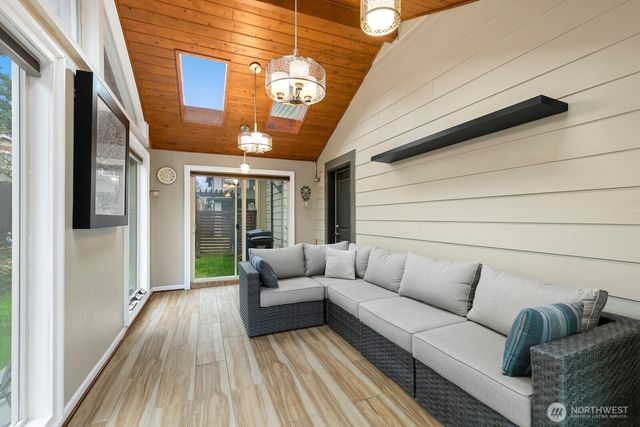 3516 NE 6th Court, Renton, WA 98056