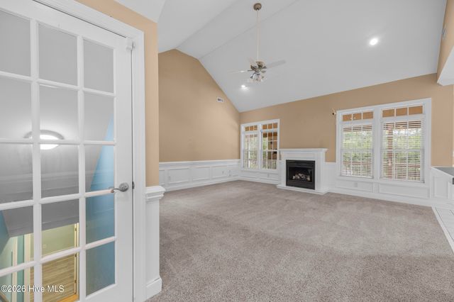 638 Ravenswood Road, Hampstead, NC 28443
