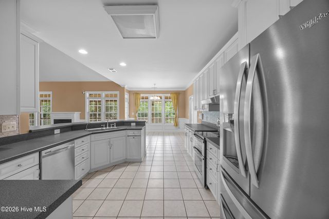 638 Ravenswood Road, Hampstead, NC 28443