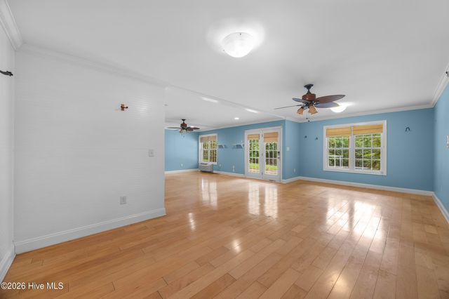 638 Ravenswood Road, Hampstead, NC 28443