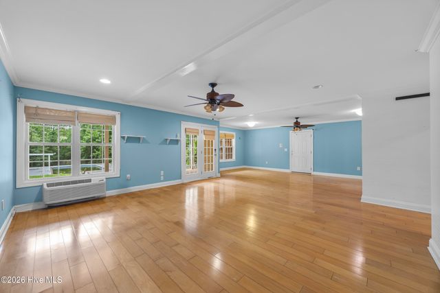 638 Ravenswood Road, Hampstead, NC 28443