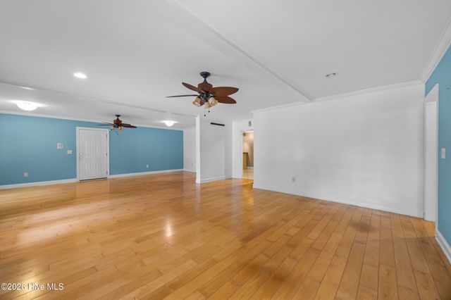 638 Ravenswood Road, Hampstead, NC 28443