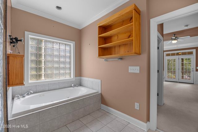 638 Ravenswood Road, Hampstead, NC 28443