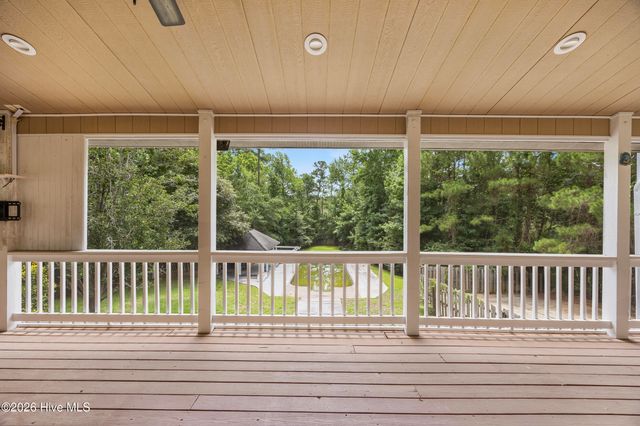 638 Ravenswood Road, Hampstead, NC 28443