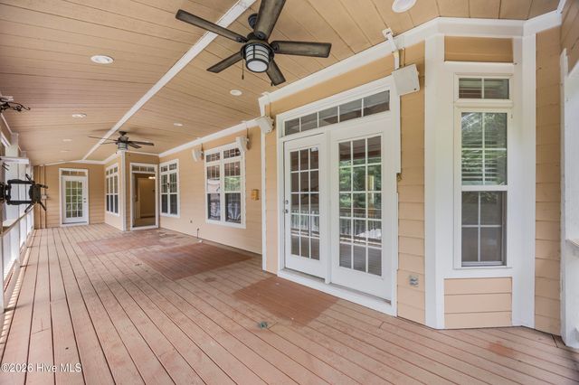 638 Ravenswood Road, Hampstead, NC 28443