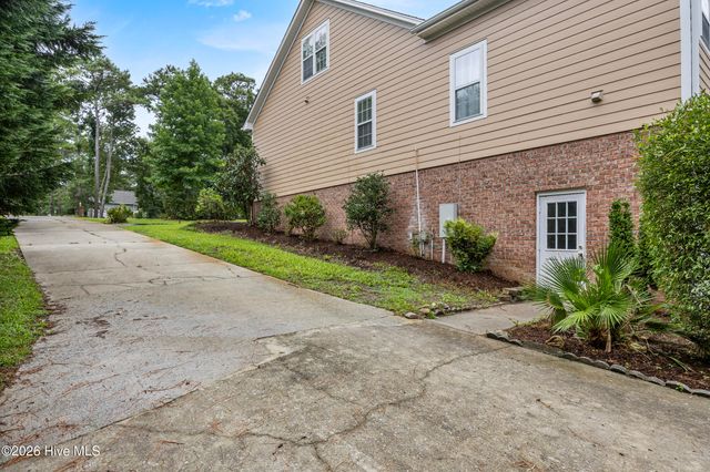 638 Ravenswood Road, Hampstead, NC 28443