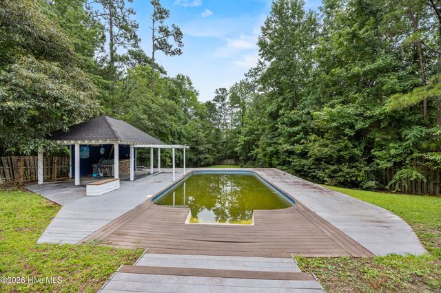 638 Ravenswood Road, Hampstead, NC 28443