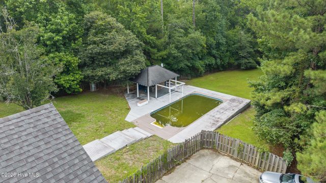 638 Ravenswood Road, Hampstead, NC 28443