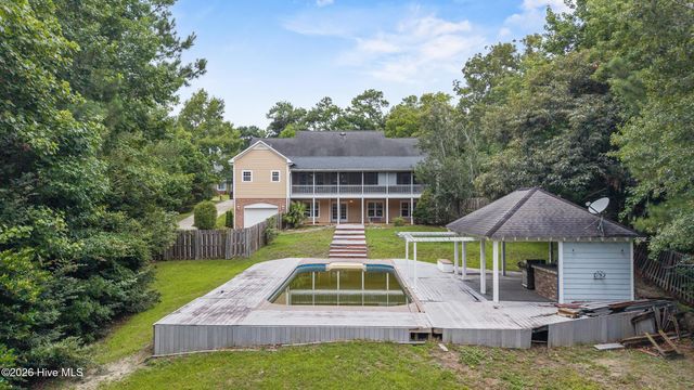 638 Ravenswood Road, Hampstead, NC 28443