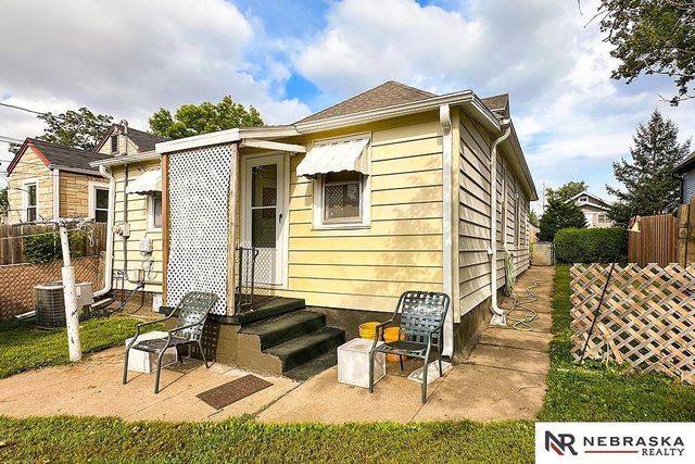 5050 S 38th Street, Omaha, NE 68107