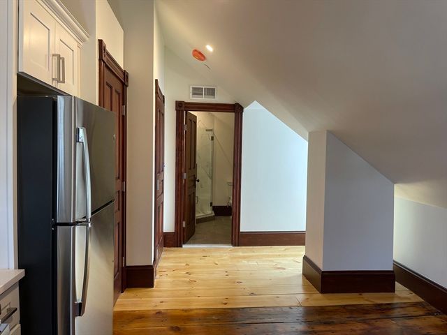 41 Summer St 18, Leominster, MA 01453