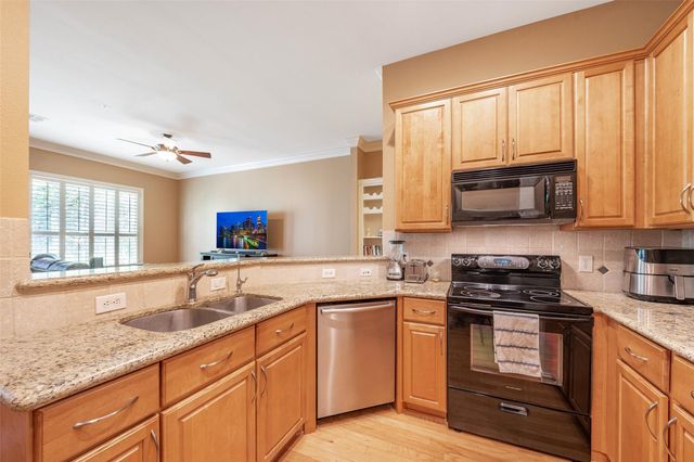 2400 Mccue Road 260, Houston, TX 77056