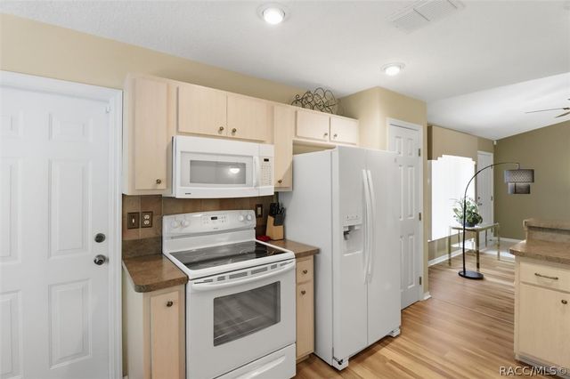 431 W Mac Place, Citrus Springs, FL 34434