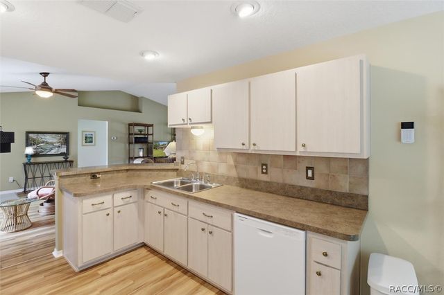431 W Mac Place, Citrus Springs, FL 34434