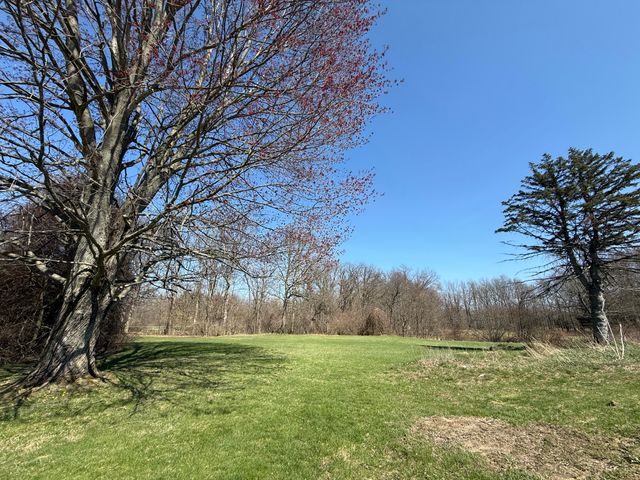 5747 W B Avenue, Plainwell, MI 49080