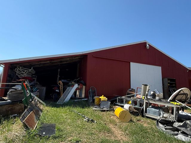 5747 W B Avenue, Plainwell, MI 49080