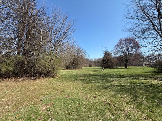 5747 W B Avenue, Plainwell, MI 49080
