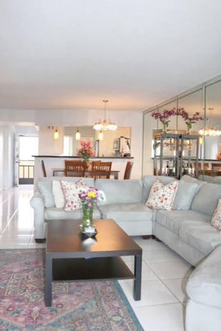 1690 NE 191st Street 408-1, Miami, FL 33179