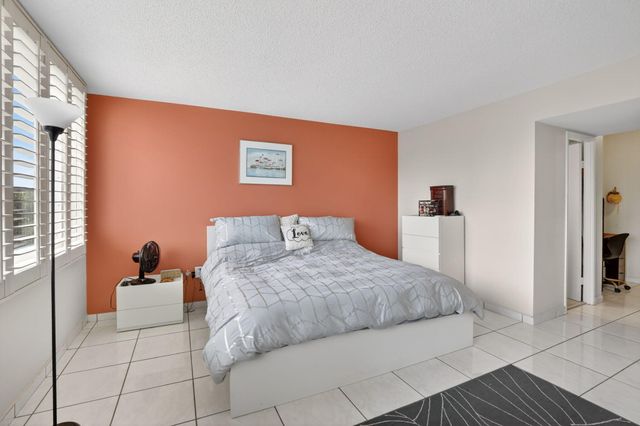 1690 NE 191st Street 408-1, Miami, FL 33179