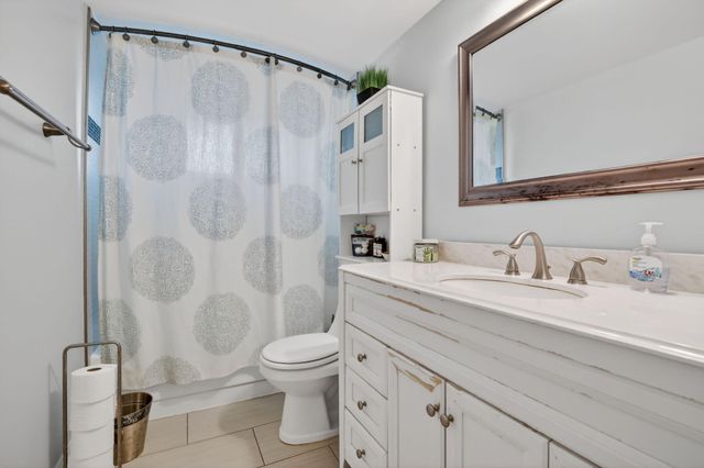 1690 NE 191st Street 408-1, Miami, FL 33179