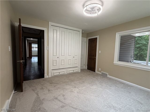 2120 Arms Drive, Girard, OH 44420