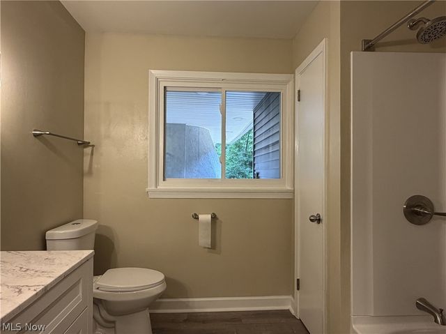 2120 Arms Drive, Girard, OH 44420