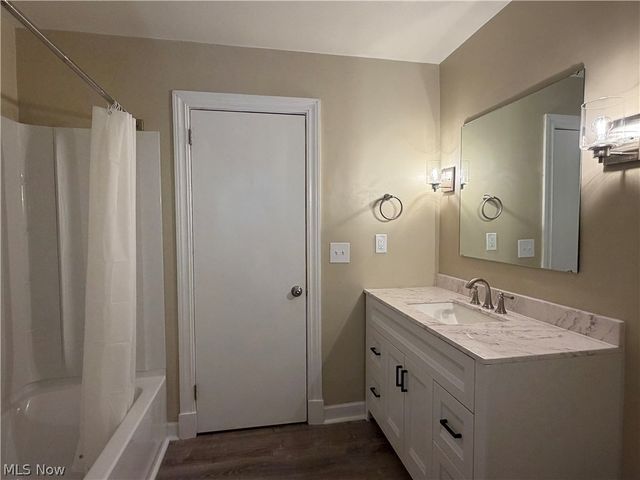 2120 Arms Drive, Girard, OH 44420