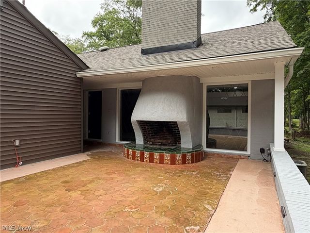 2120 Arms Drive, Girard, OH 44420