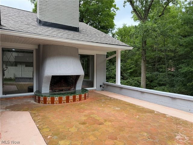 2120 Arms Drive, Girard, OH 44420