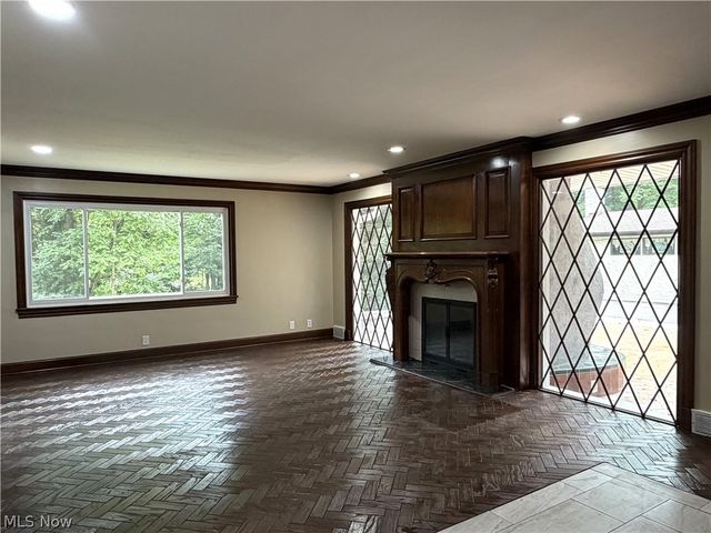 2120 Arms Drive, Girard, OH 44420