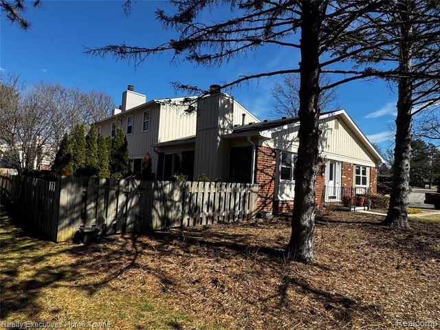 5766 Northfield Parkway 574, Troy, MI 48098