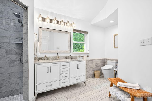153 Skyview Circle, Asheville, NC 28804