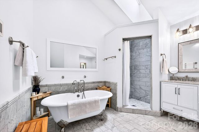153 Skyview Circle, Asheville, NC 28804