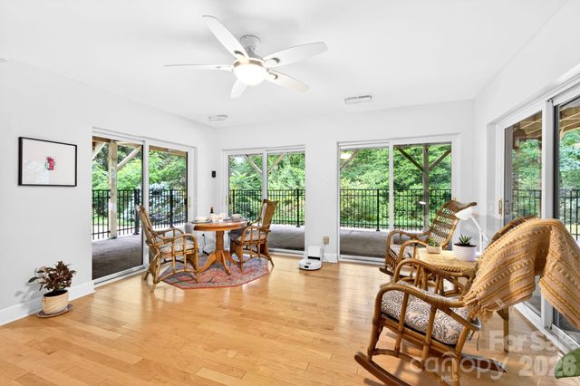 153 Skyview Circle, Asheville, NC 28804