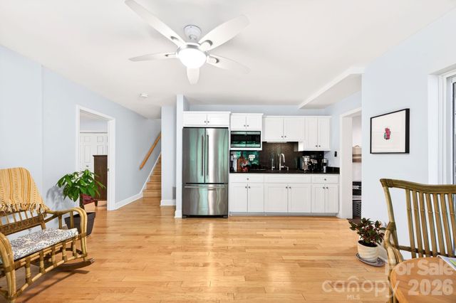 153 Skyview Circle, Asheville, NC 28804