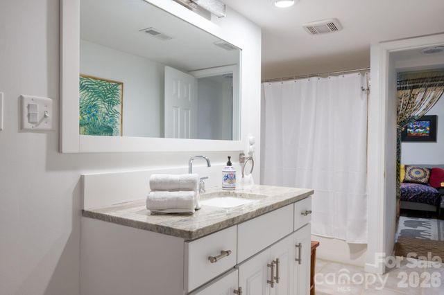 153 Skyview Circle, Asheville, NC 28804